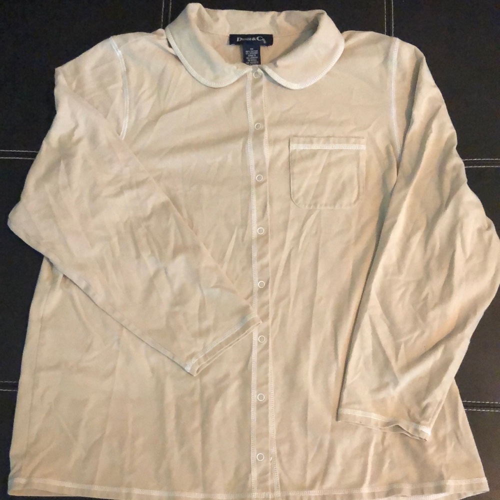 Cute Denim&Co scollop neck snap up light jacket.
